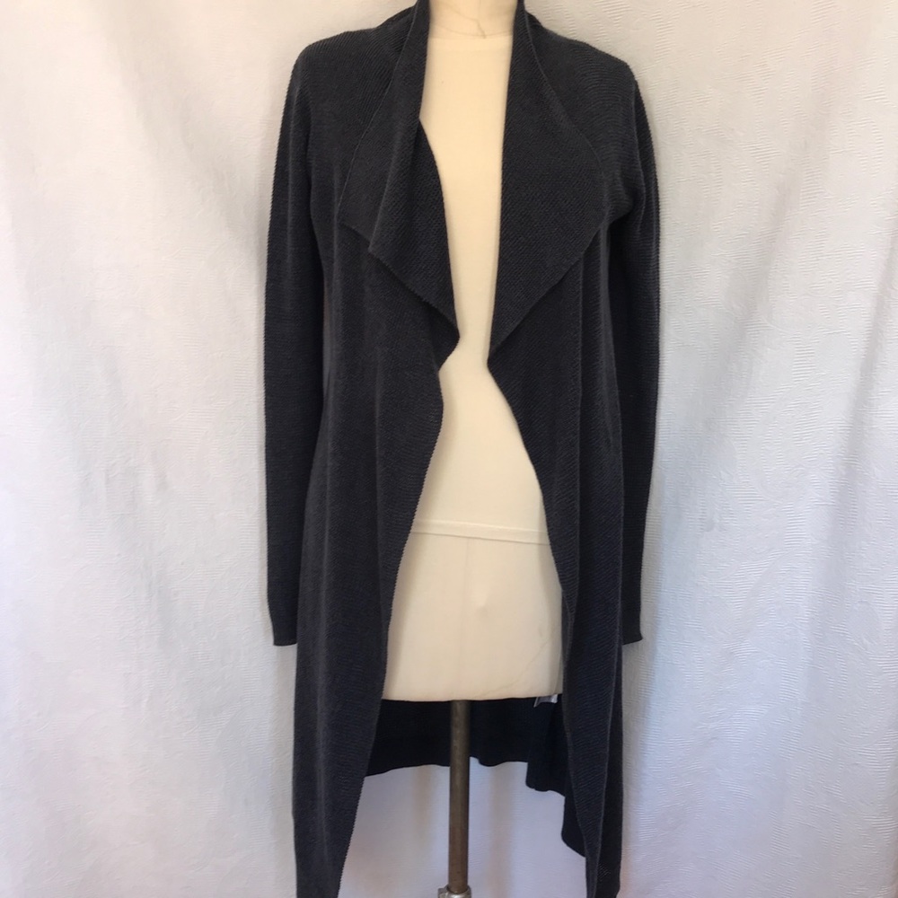 Line the label S linen/rayon navy cardigan EUC